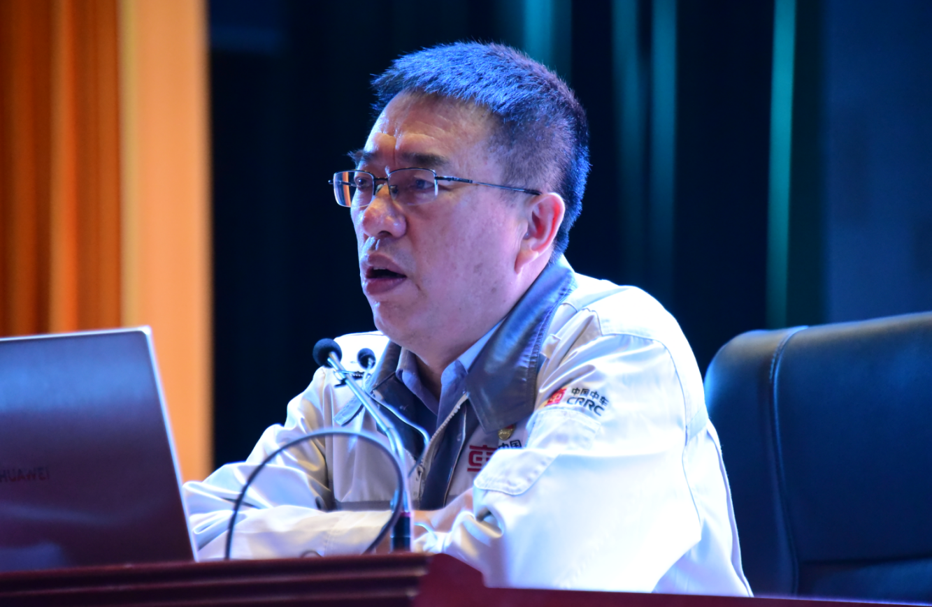 李万君1.png 李万君1.png