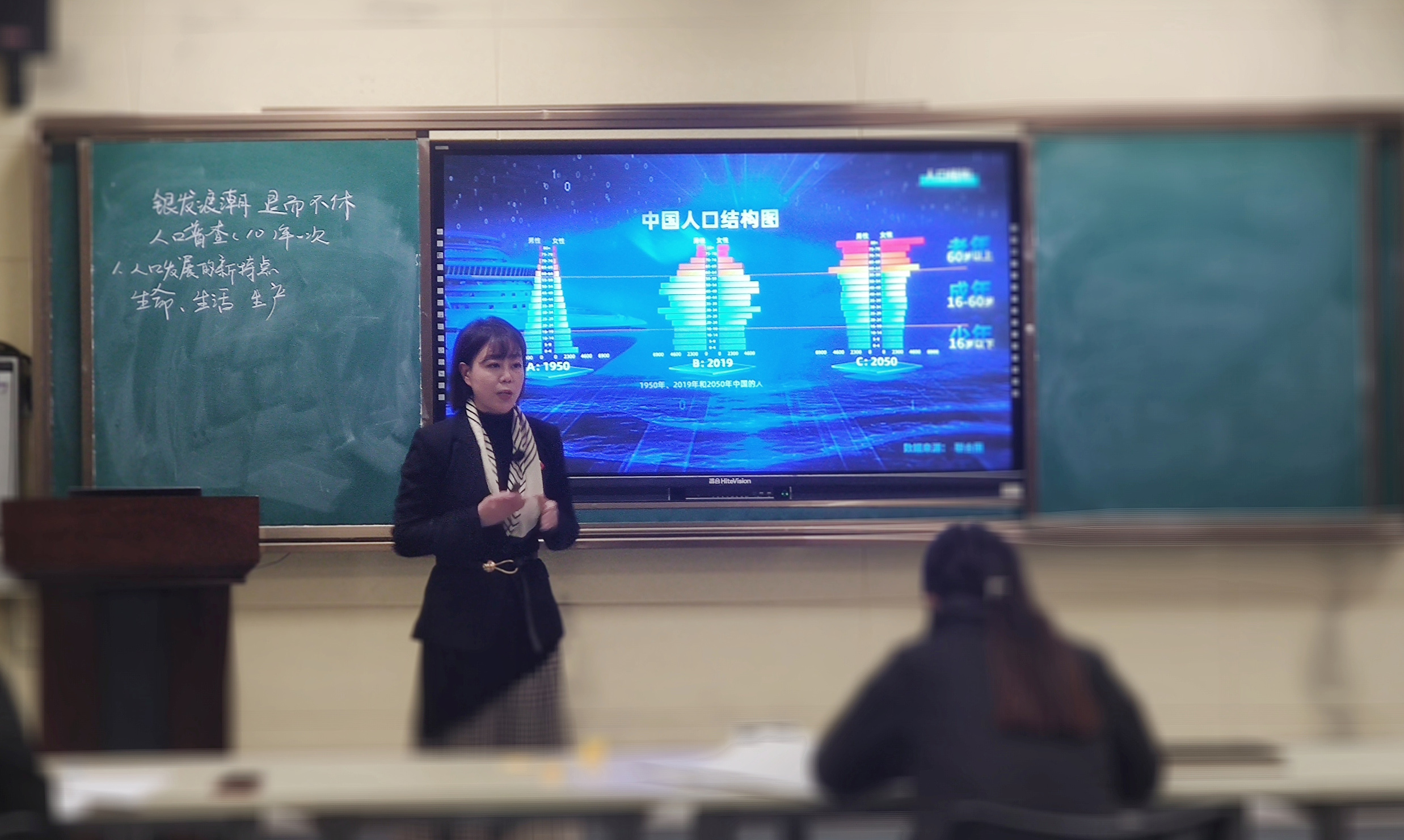 龙燕 (1).jpg 龙燕 (1).jpg