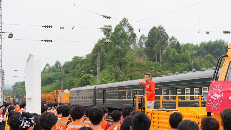 图片4.jpg 图片4.jpg