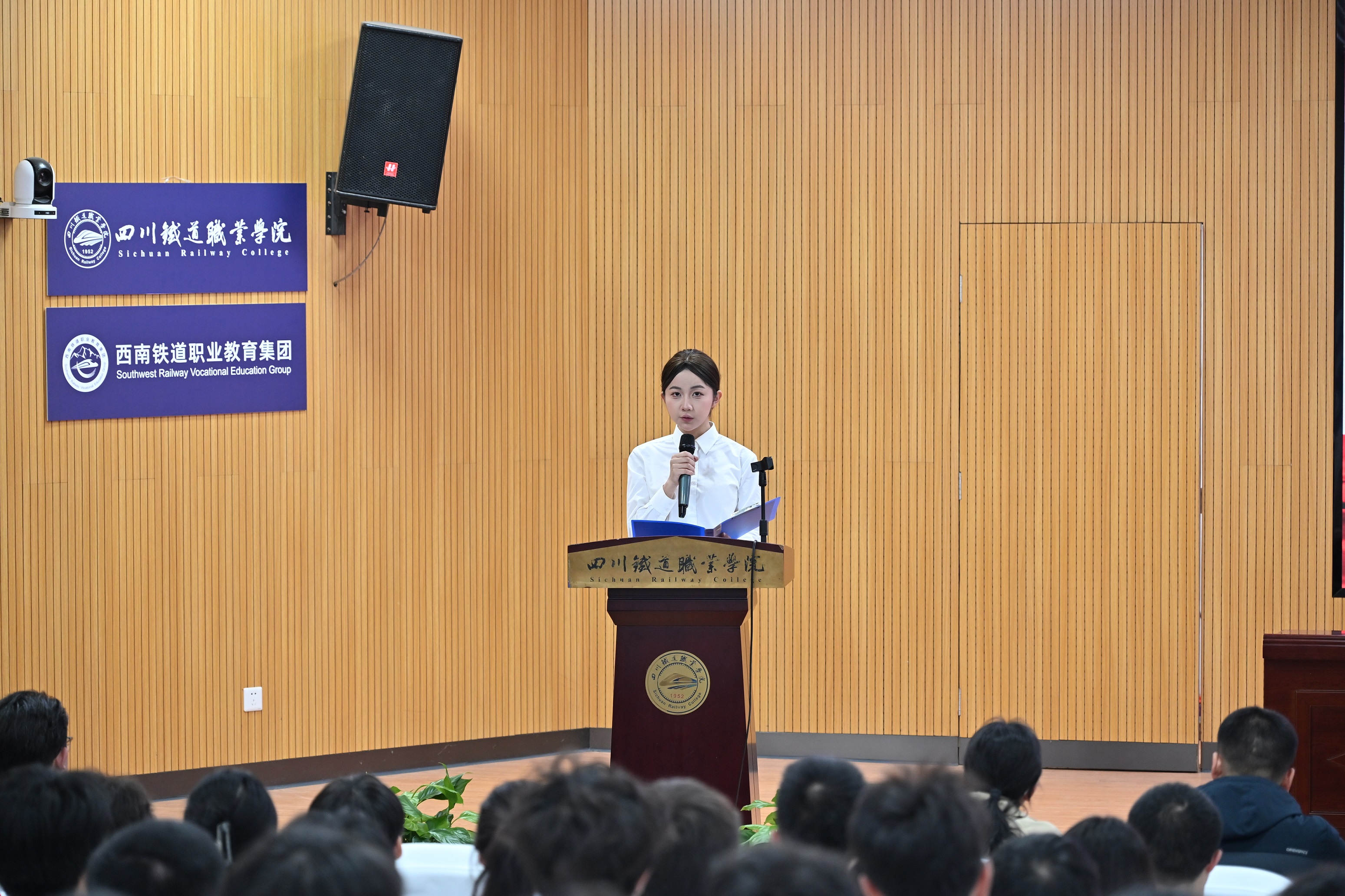 A11_1096.JPG A11_1096.JPG