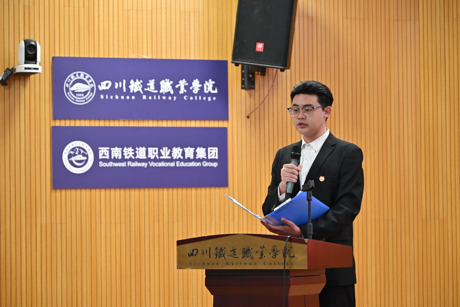 A11_1018.JPG A11_1018.JPG