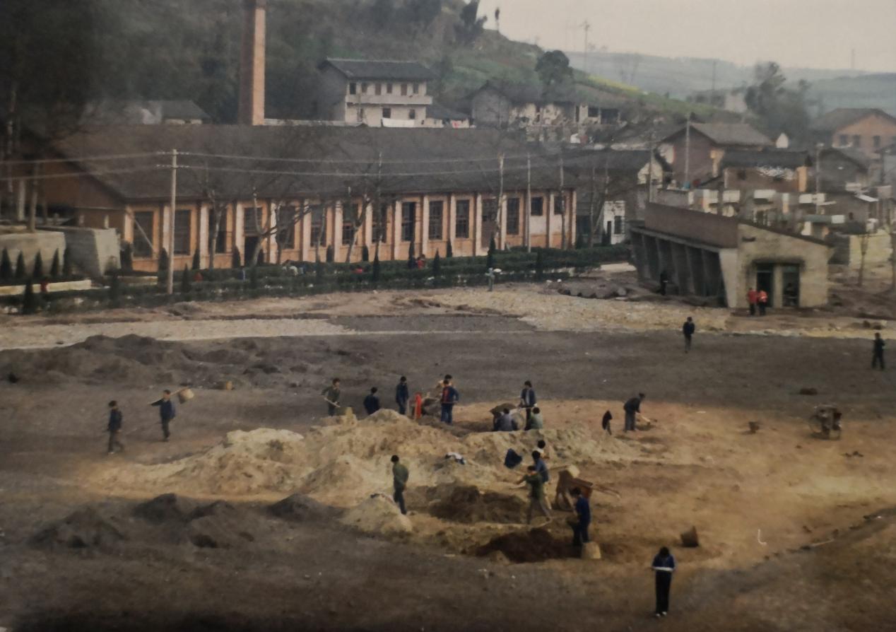 图片35.jpg 图片35.jpg