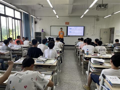 27DE3B229517F9244978151418076635