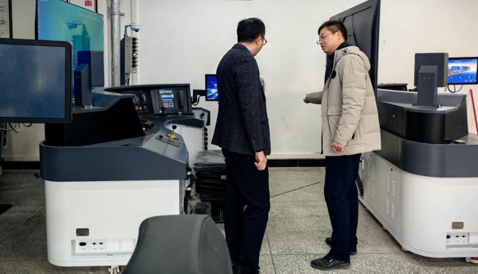 机车车辆学院组织全体教师进行模拟驾驶职业技能训练3.jpg